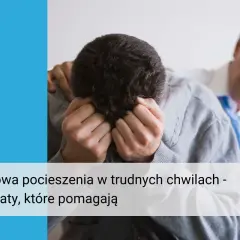 Mężczyzna pociesza przyjaciela, który ukrywa twarz w dłoniach. Dowiedz się, jak kogoś pocieszyć sms-em, wysyłając wspierające słowa.
