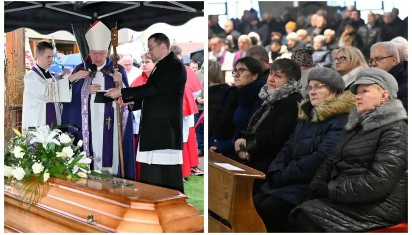 Duchowni przy trumnie i żałobnicy w kościele.