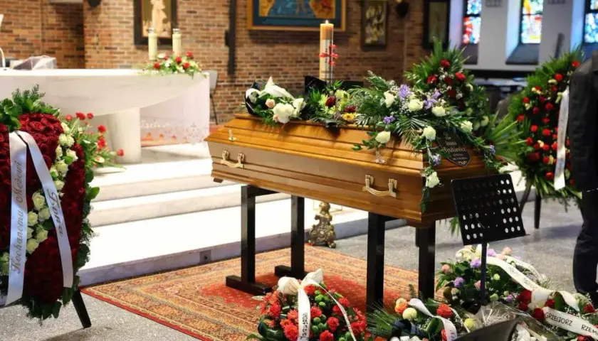 Ile trwa pożegnanie przed kremacją? Poznaj elastyczność ceremonii