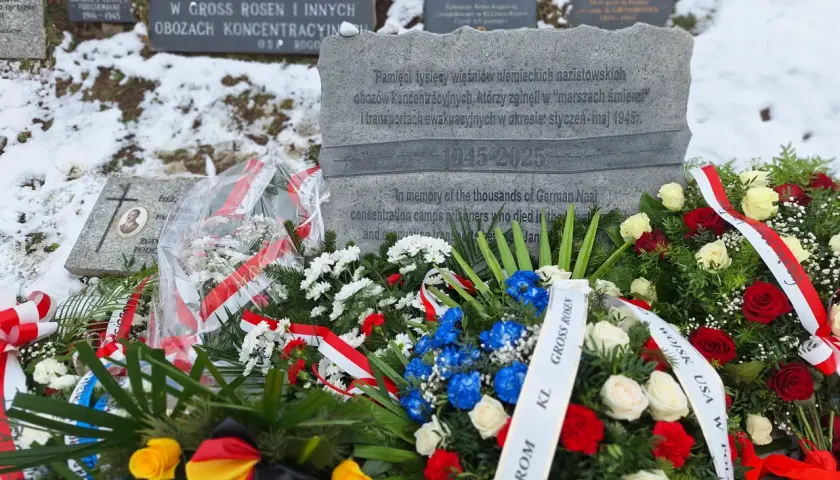 Jaką modlitwę na cmentarzu wybrać, by uczcić pamięć zmarłych?