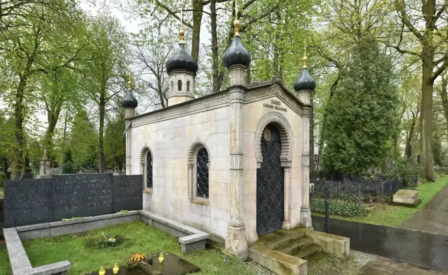 Jak wybrać grób w Gdańsku? Koszty, formalności i nagrobek