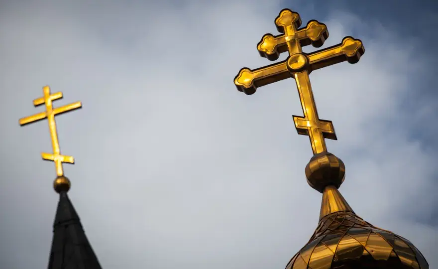 Krzyż prawosławny - Co oznaczają jego belki i jak go wybrać?
