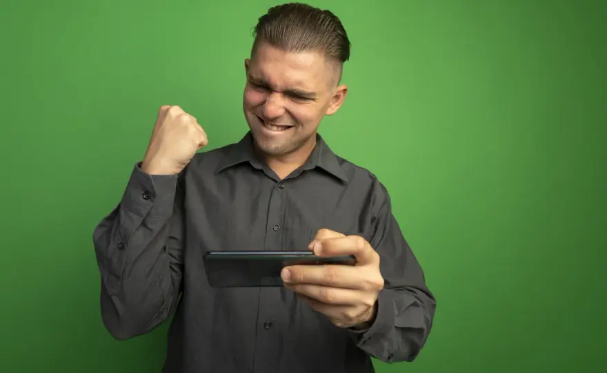 Kiedy mniejszy bonus w grze online może być bardziej opłacalny